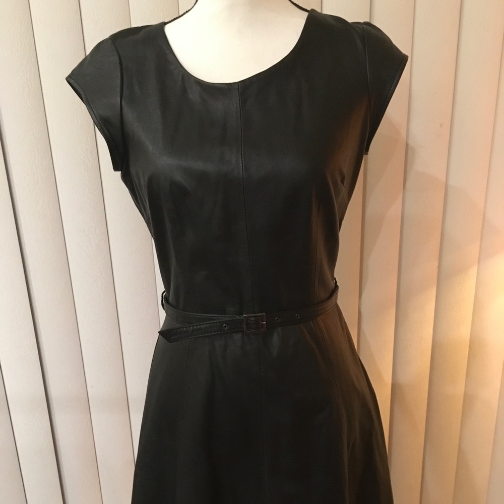 Joie 100%  leather mini elegant black dress, zipper on the side , Leather belt